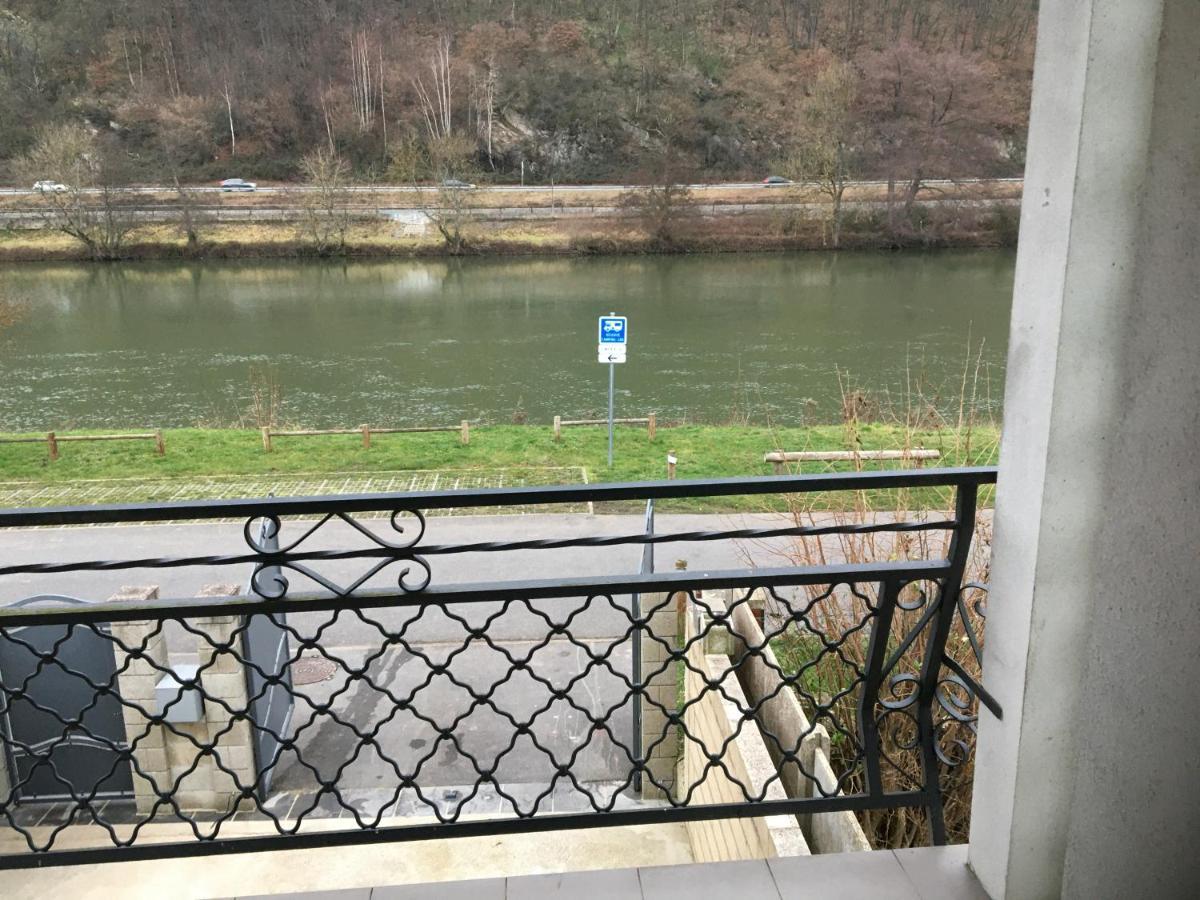 La Rose Sur Meuse Villa Haybes ภายนอก รูปภาพ